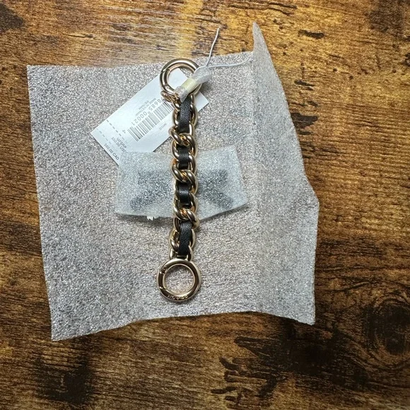 Coach Bow Strap Extender - Picture 2 of 4